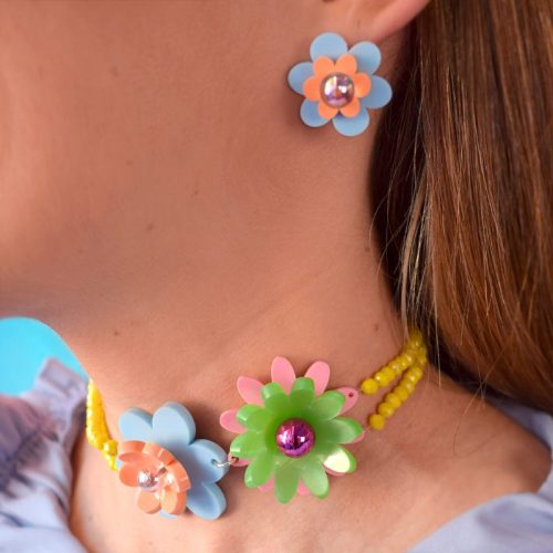collar-fantasia-color-model