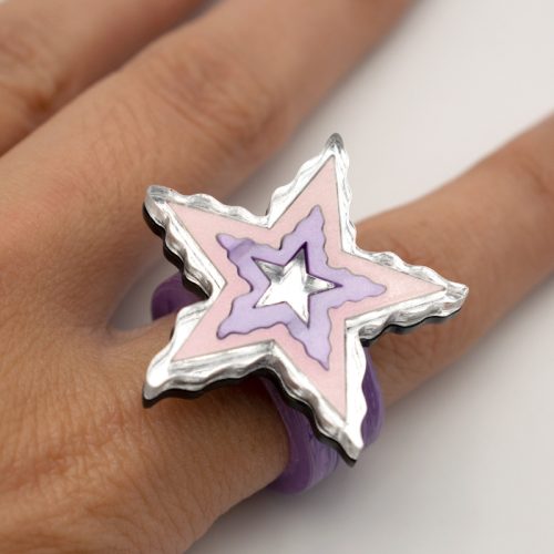 metallic-star-anillo-puesto