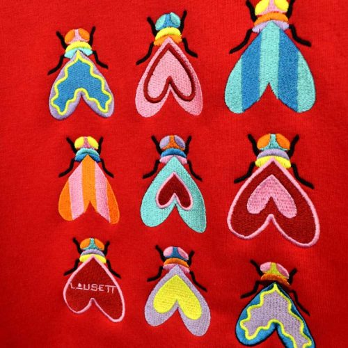 sudadera-fly-love-bordados-detalle