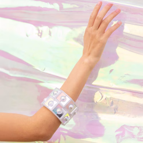 BRAZALETE TRANSPARENTE-MODELO-BRAZO-3