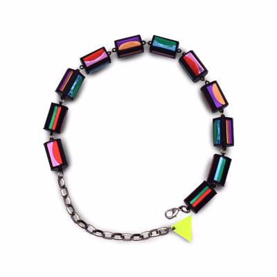 COLLAR-CAJA-ABEJORROS-FRENTE