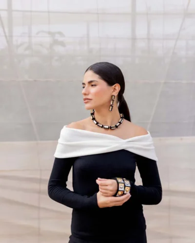 collar caja abejorros dorado