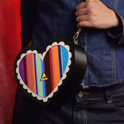 BOLSO-CORAZON-COLORES-modelo