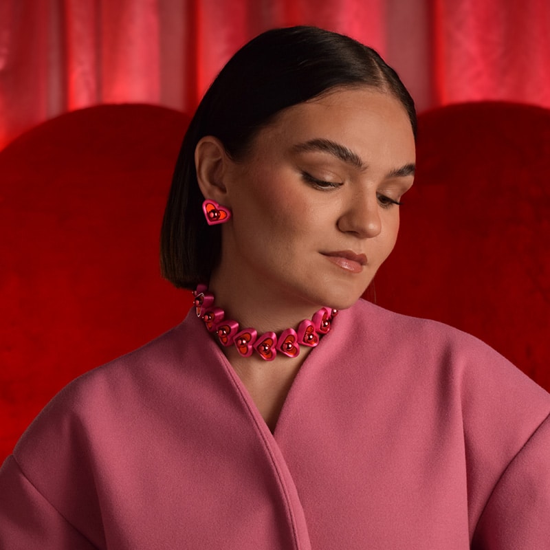 collar-corazon-inflado-fucsia-modelo-1