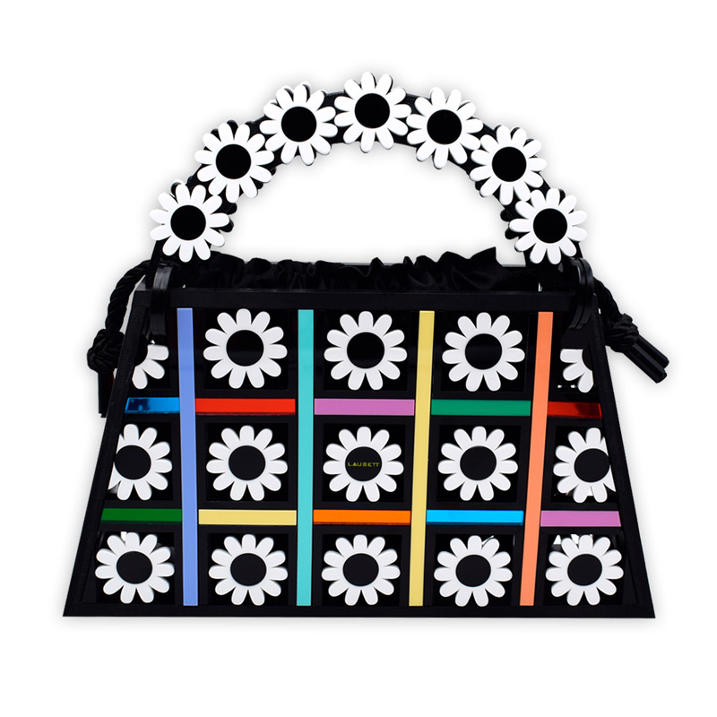 BOLSO-MARGARITAS-BLANCO-Y-NEGRO-1-FRENTEfrente