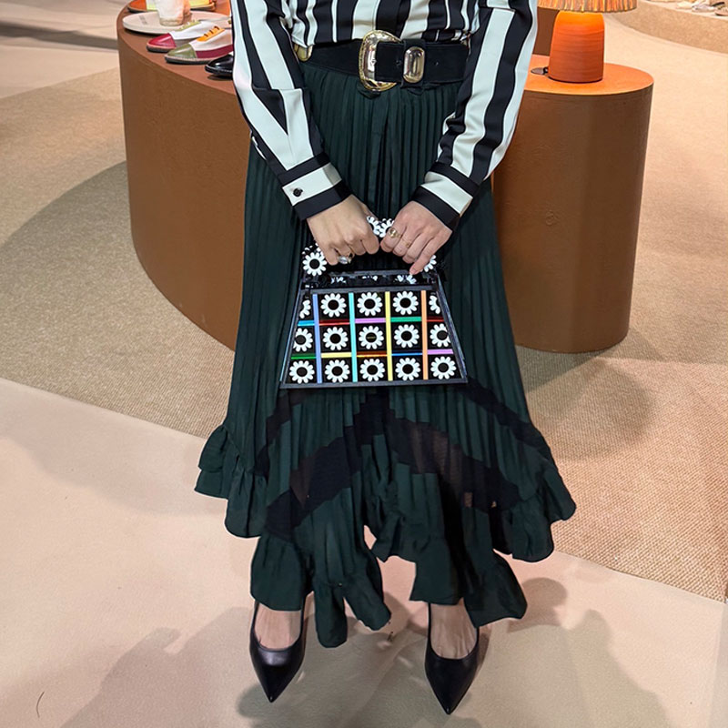 BOLSO-MARGARITAS-BLANCO-Y-NEGRO-MODELO-2