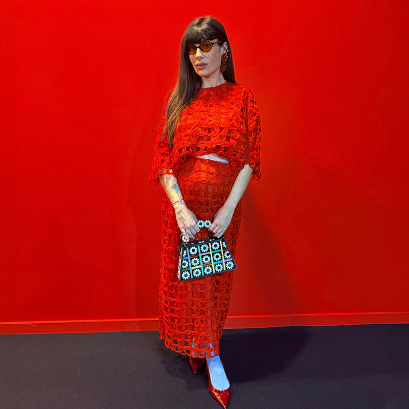 BOLSO-MARGARITAS-BLANCO-Y-NEGRO-MODELO-V