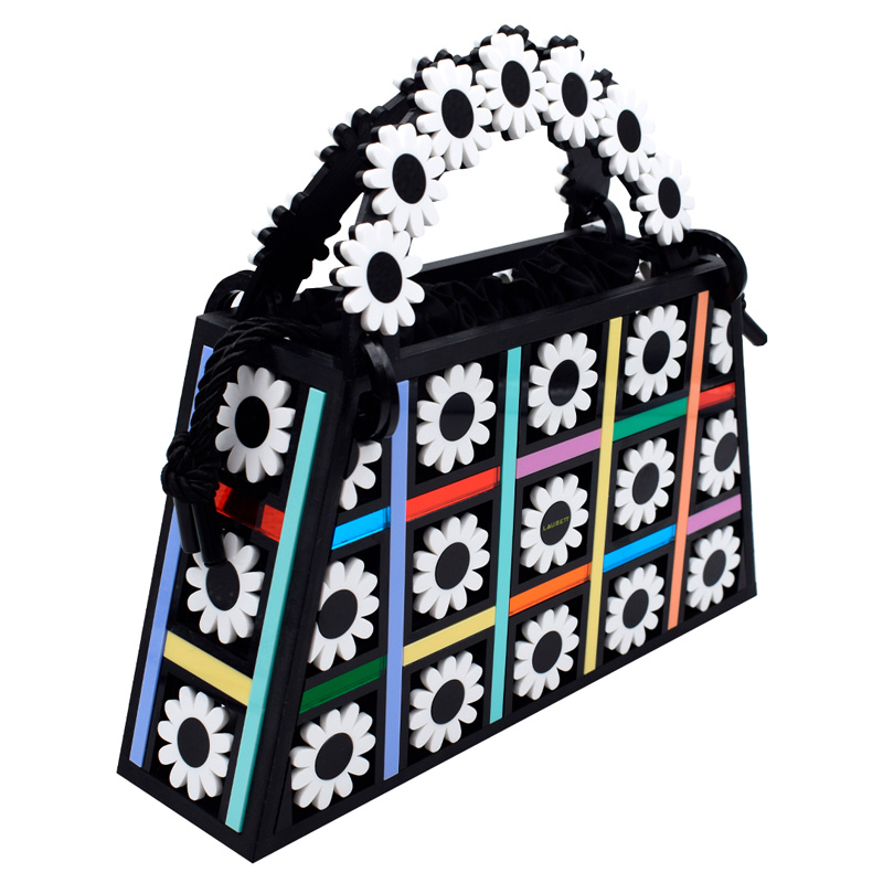 BOLSO-MARGARITAS-BLANCO-Y-NEGRO-PERFIL