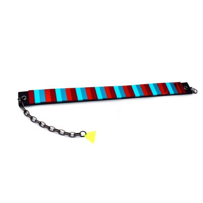 CHOCKER-GEOMETRIC-ROJO-Y-AZUL-1