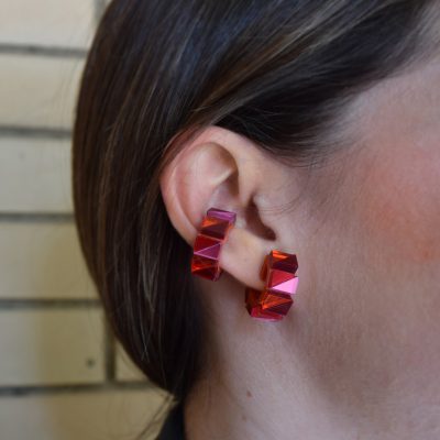 ear-cuff-rojo-modelo