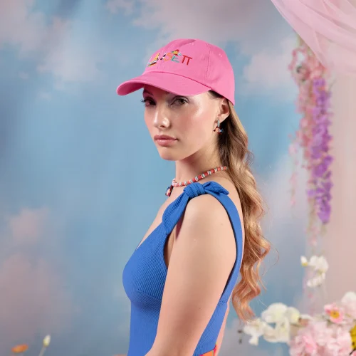 GORRA-ROSA-PECES-MODELO-1