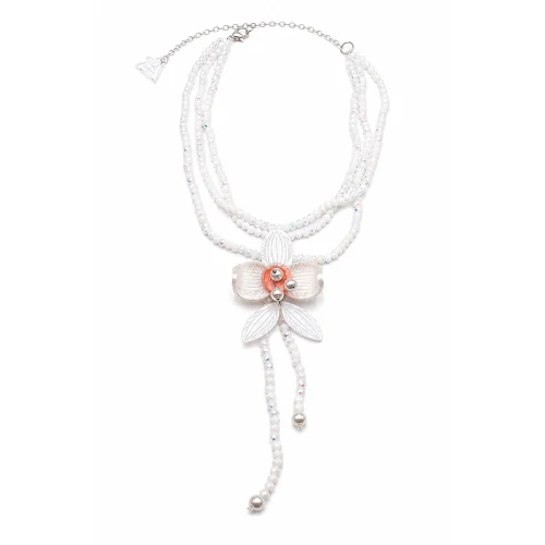 collar-blanco-centro